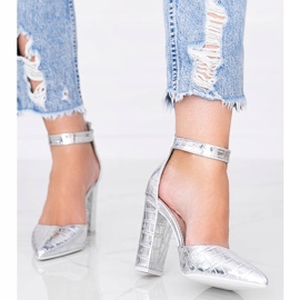 Décolleté argentate sul palo nel motivo a pelle di coccodrillo Glamour argento 2
