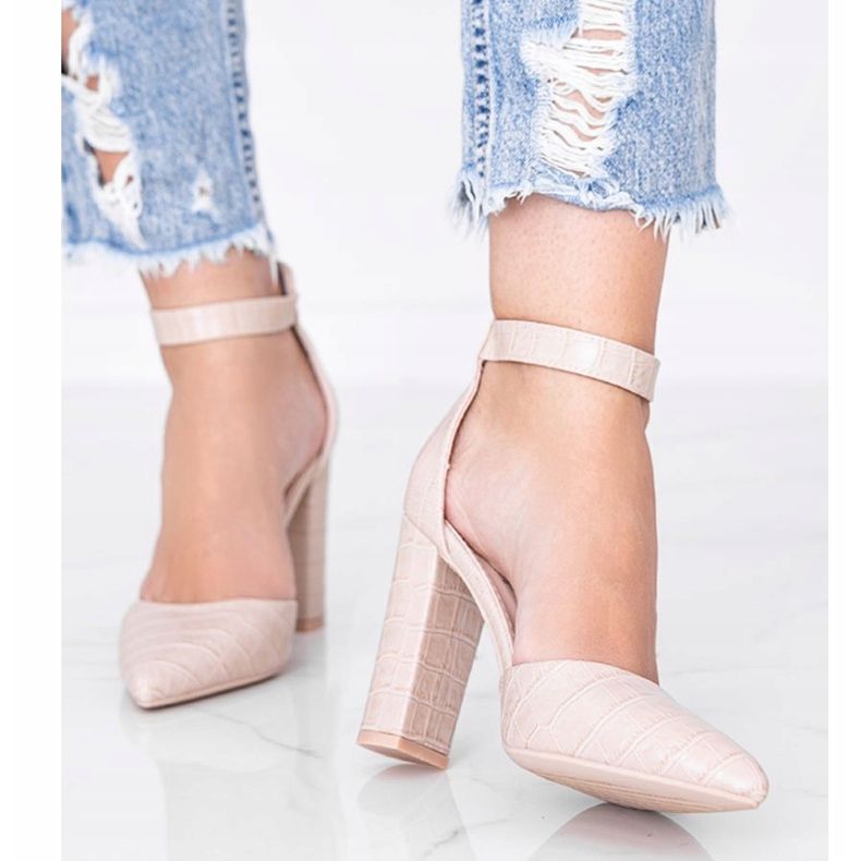 Décolleté beige sul palo nel modello di pelle di coccodrillo Glamour 1