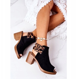Sandali in pelle scamosciata su una barra Lu Boo Leopardo nero marrone 1