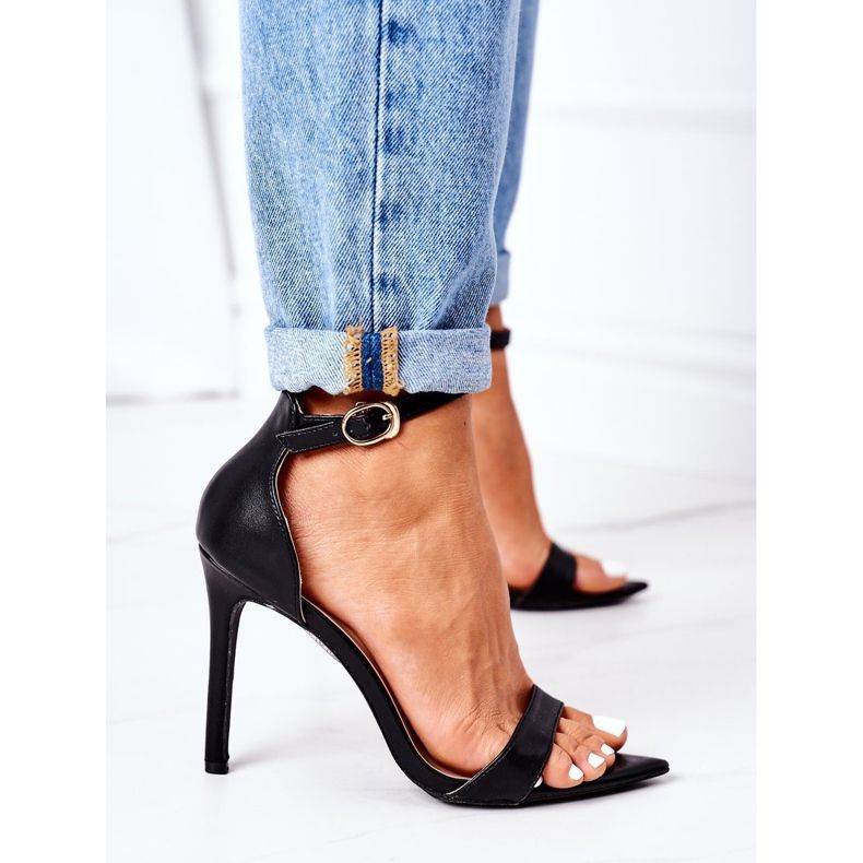 Sandali eleganti su tacco Lu Boo nero 1