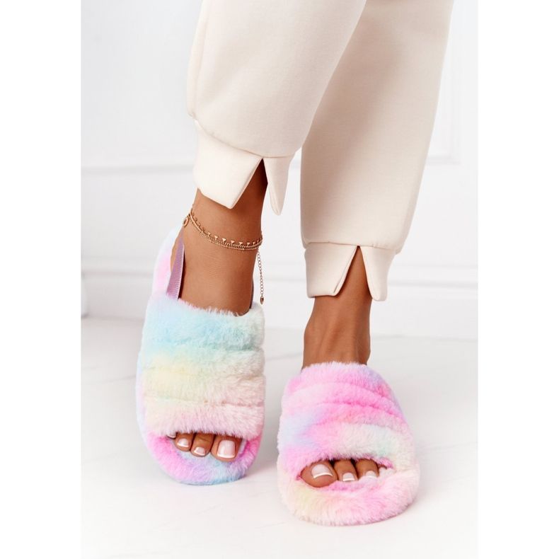PS1 Pantofole pelose su una piattaforma colorata di fiocchi di neve multicolore 2