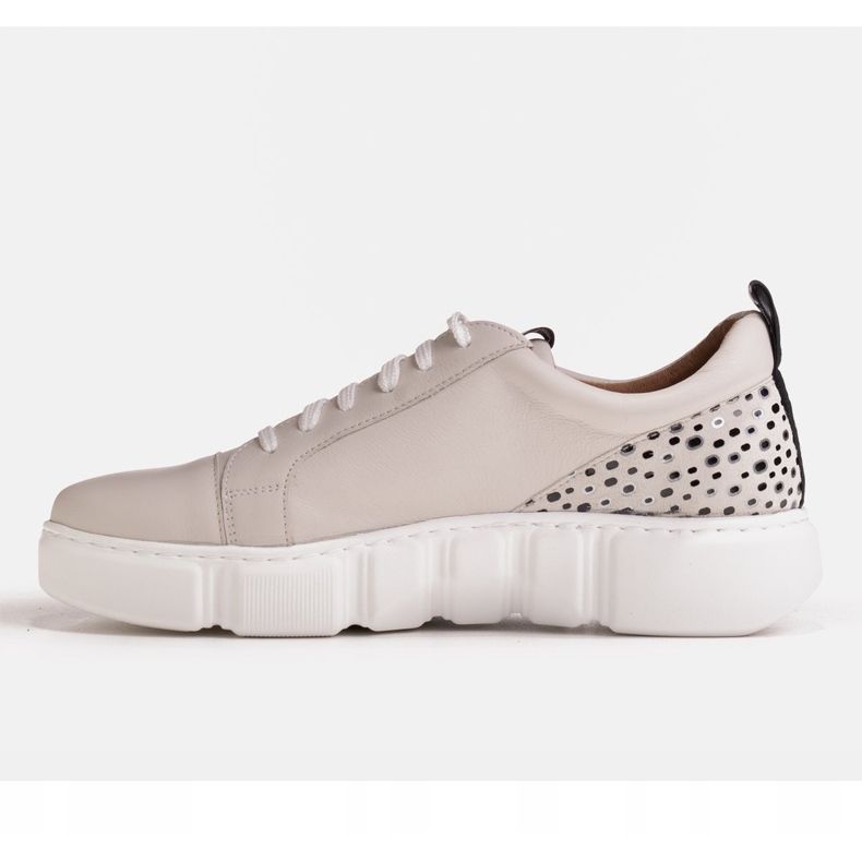 Marco Shoes Sneakers beige con logo Marco sul tallone 1