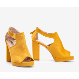 Sandali senape con gambo atlantico giallo 1