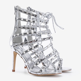 Sandali argento su uno stiletto The Twist d'argento 1