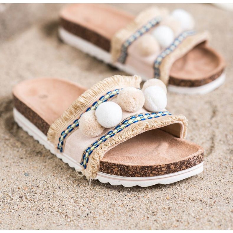 SHELOVET Pantofole alla moda con pompon beige 1
