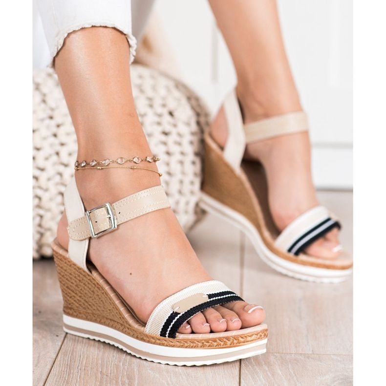 SHELOVET Sandali con zeppa beige 2