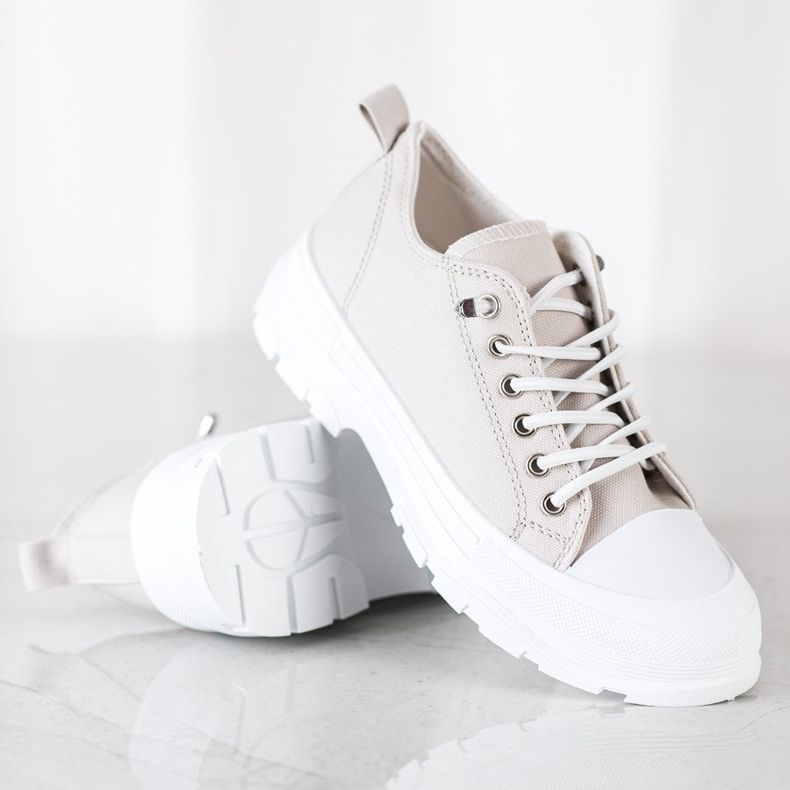 Sabatina Sneakers alla moda sulla piattaforma beige 1