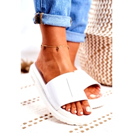 Pantofole da donna Big Star sulla piattaforma bianche FF274812 bianco 1