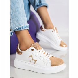 SHELOVET Sneakers alla moda sulla piattaforma bianco 2