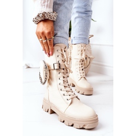 PS1 Caldi lavoratori con rene beige guardami 2