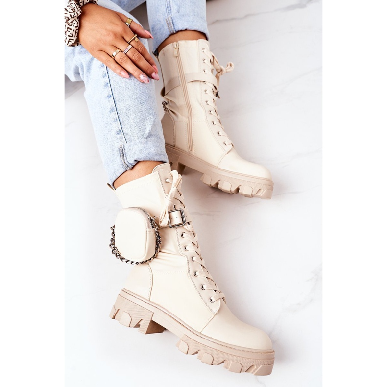 PS1 Caldi lavoratori con rene beige guardami 1