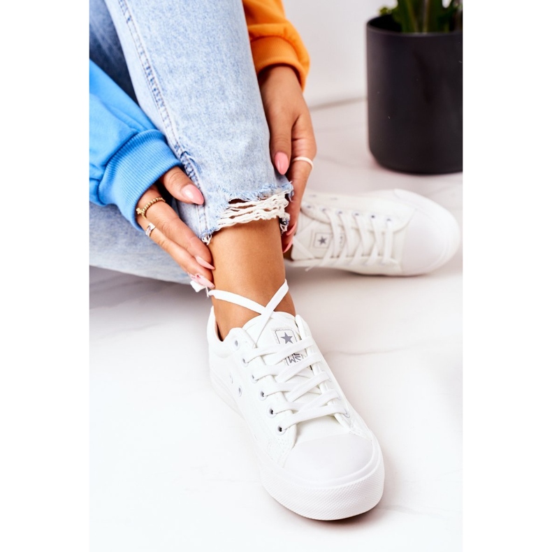 NEWS Sneakers da donna in pelle bianche Mega bianco 1