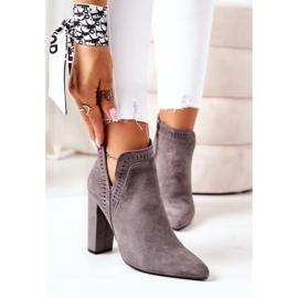 Stivali caldi su un post Grey Sally grigio 2