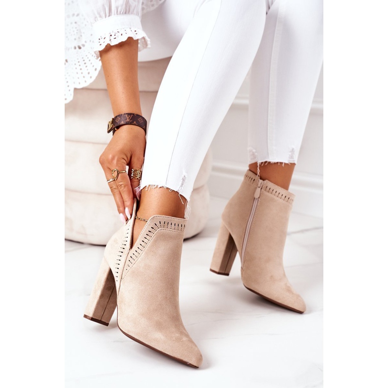 PS1 Stivali caldi su una barra Beige Sally 2
