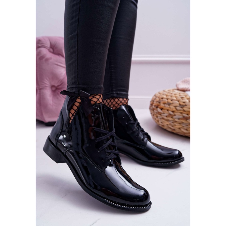 Stivali da donna con tacco piatto laccati neri Nicole 2420 nero 1