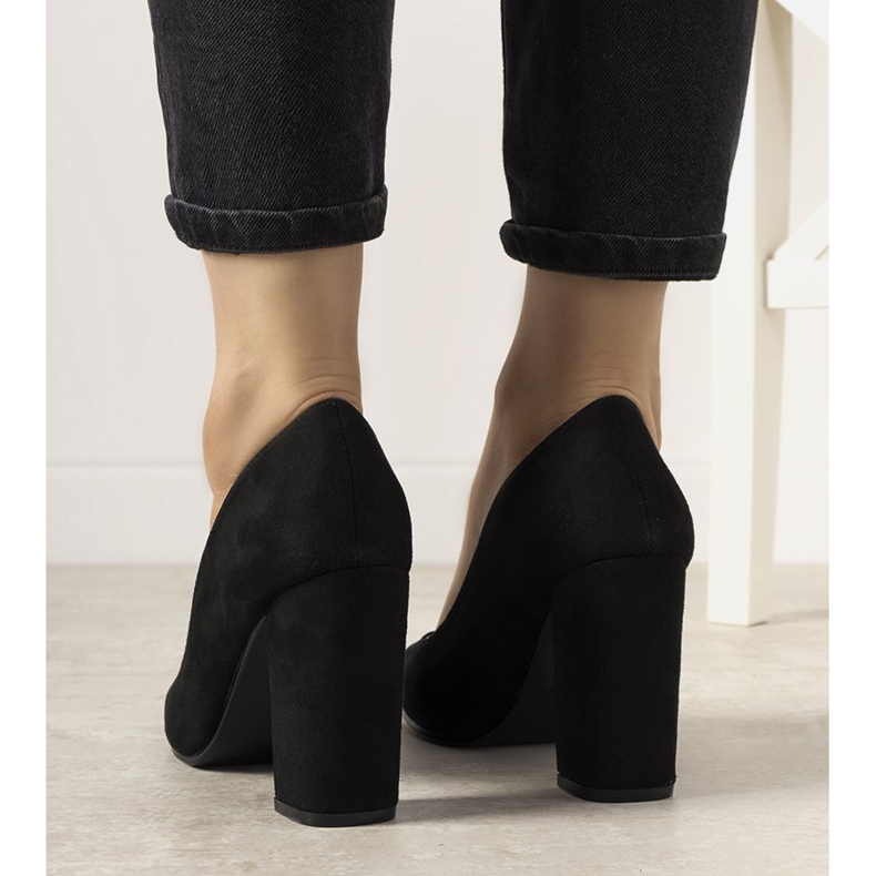 Décolleté nere sul post Selva nero 1