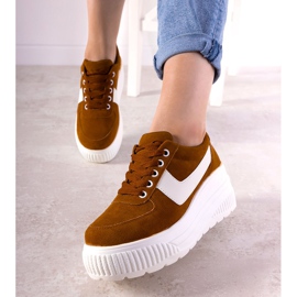 Sneakers sportive marroni con suola alta Chillout marrone 1