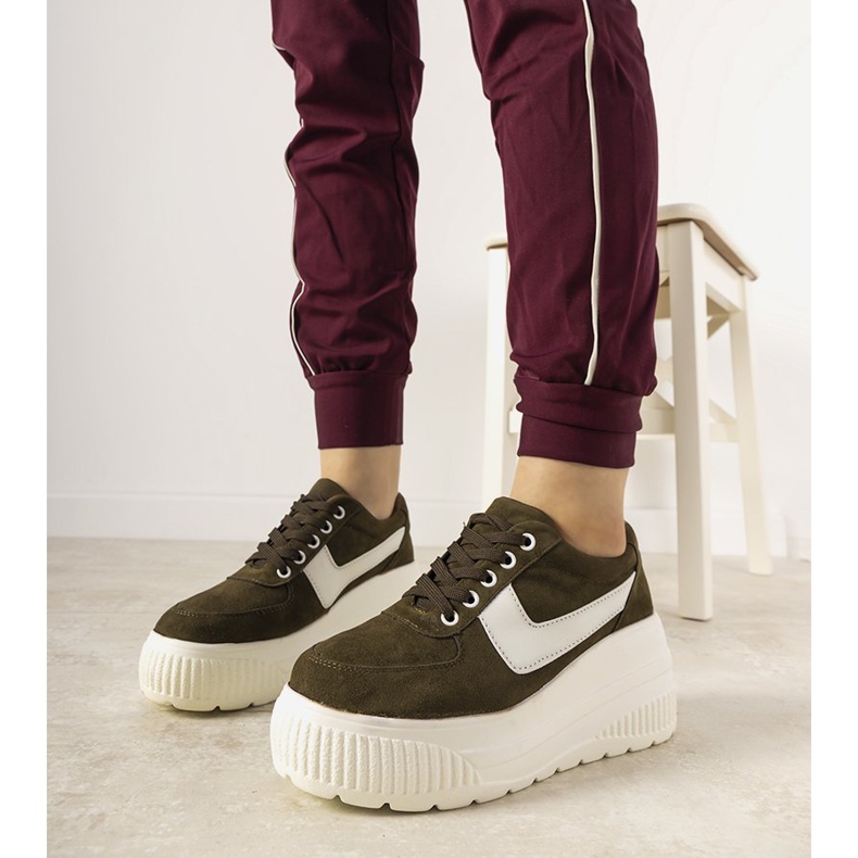 Sneakers sportive verdi con suola alta Chillout verde 1