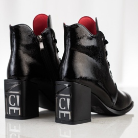 Filippo Stivali laccati sul post nero 1