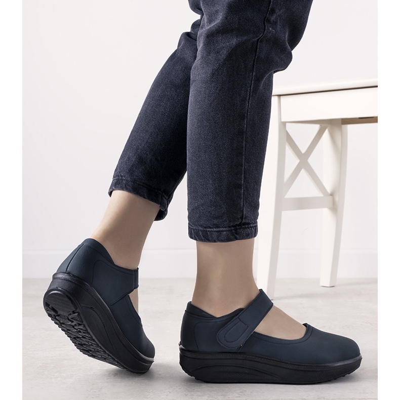 Scarpe blu navy su una spessa suola Lumen 1