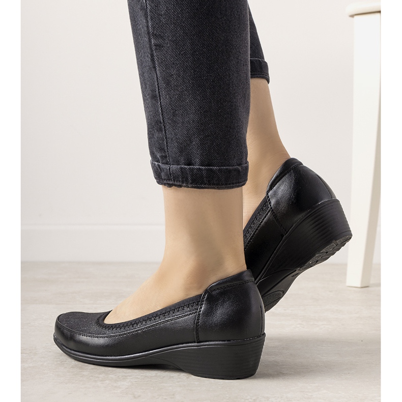 Scarpe nere su una spessa suola Vontare nero 1