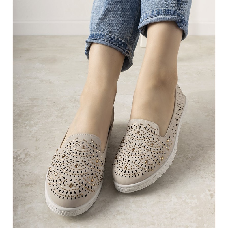 Mocassini beige con motivo Loretta traforato 1