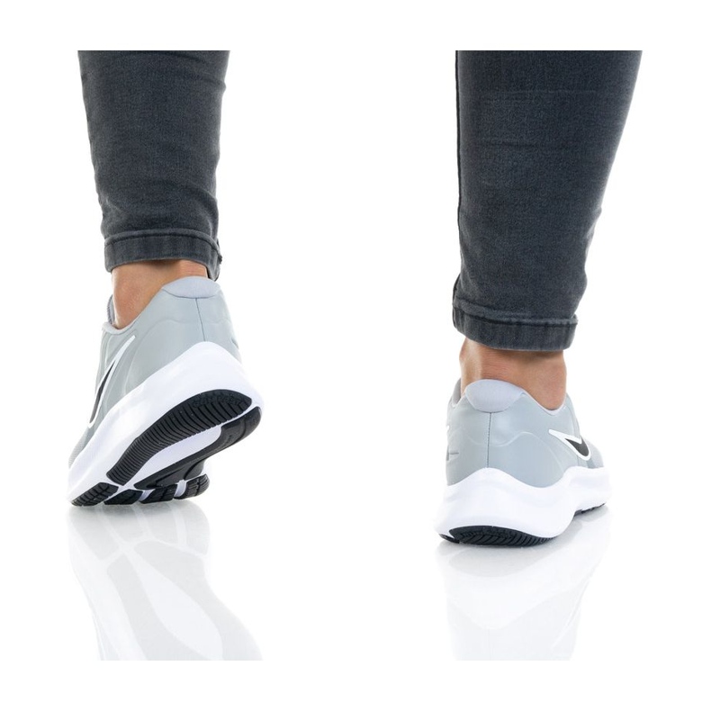Nike Star Runner 3 (GS) W DA2776-005 scarpe grigio 2