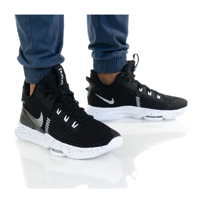 Scarpa Nike Lebron Witness VM CQ9380-001 nero nero 1