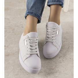 Sneakers bianche e argento di Boomshom bianco 1