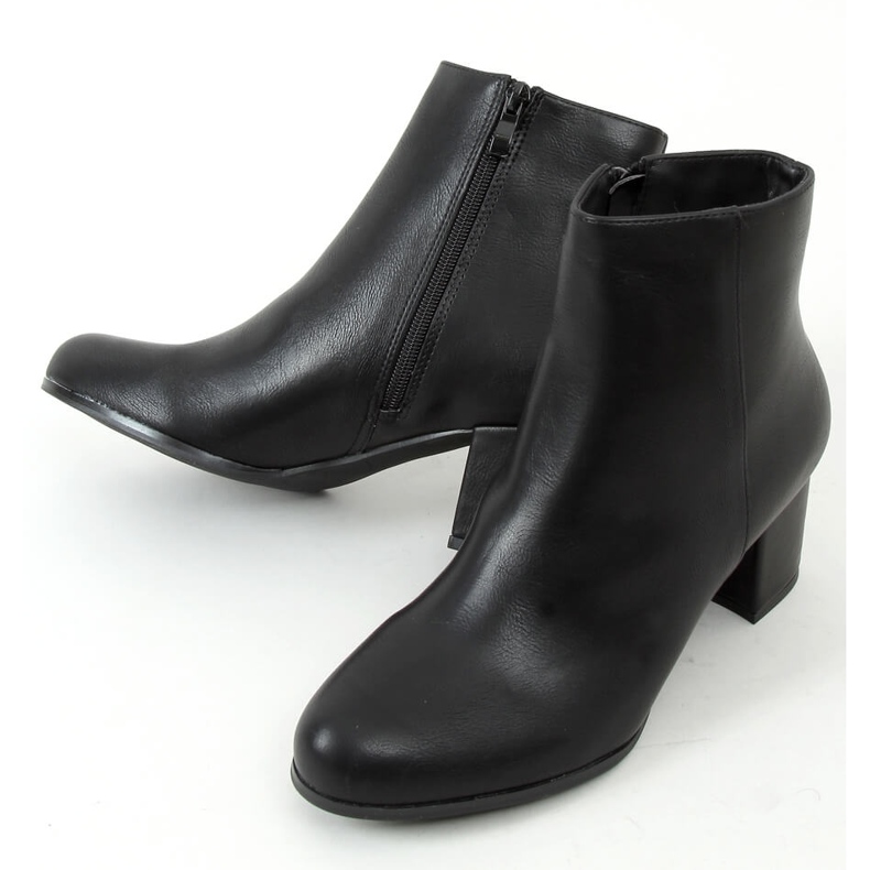 Stivali neri con tacco basso MM6265-1 Nero 1