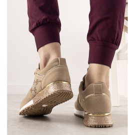Sneakers beige con accessori Moves dorati d'oro 1