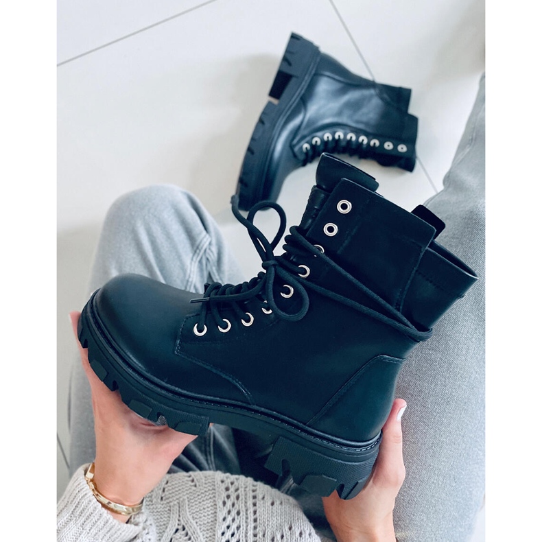 Stivaletti con lacci neri RQ379 Nero 1