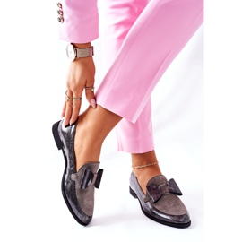 Scarpe brogue da donna Maciejka Mocassini laccati Grigio 04099-03 / 00-1 2