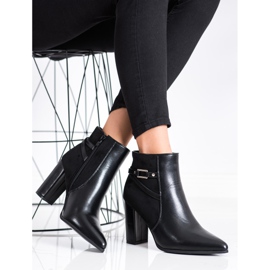 Ideal Shoes Eleganti stivali neri in Spitz nero 2