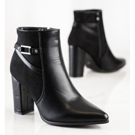 Ideal Shoes Eleganti stivali neri in Spitz nero 1