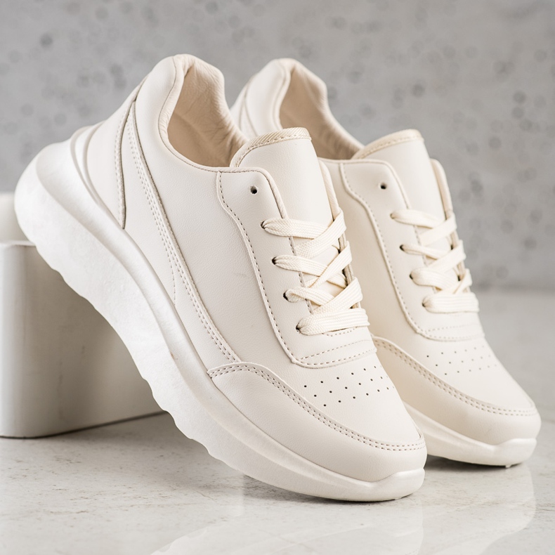 Ideal Shoes Comode scarpe da ginnastica in ecopelle beige 1