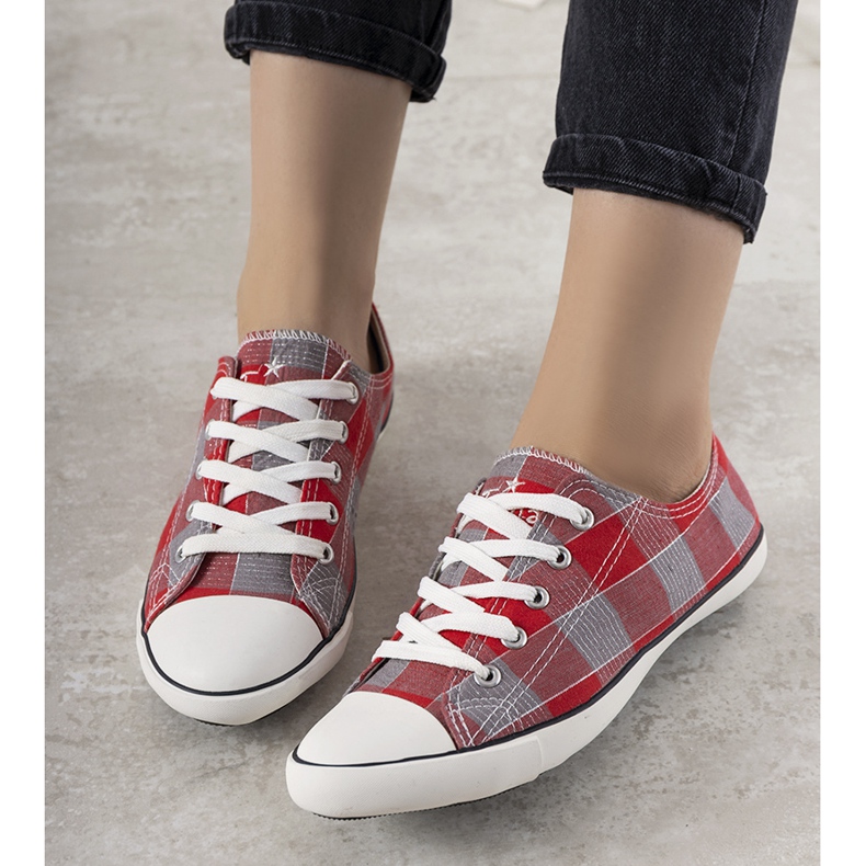 Sneakers da ufficio a quadri rosse rosso grigio 1