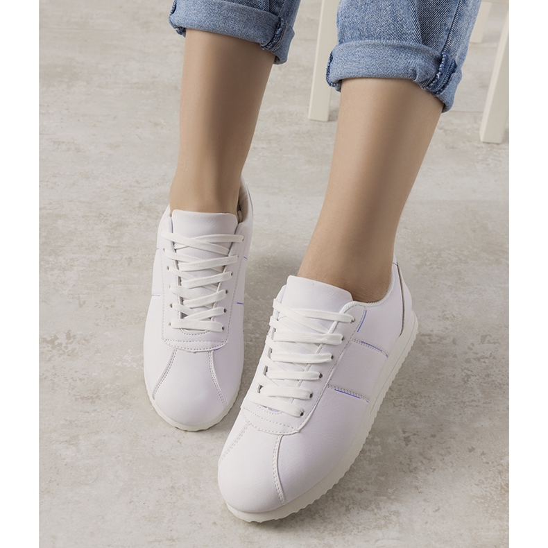 Sneakers bianche di Bobbi bianco 1