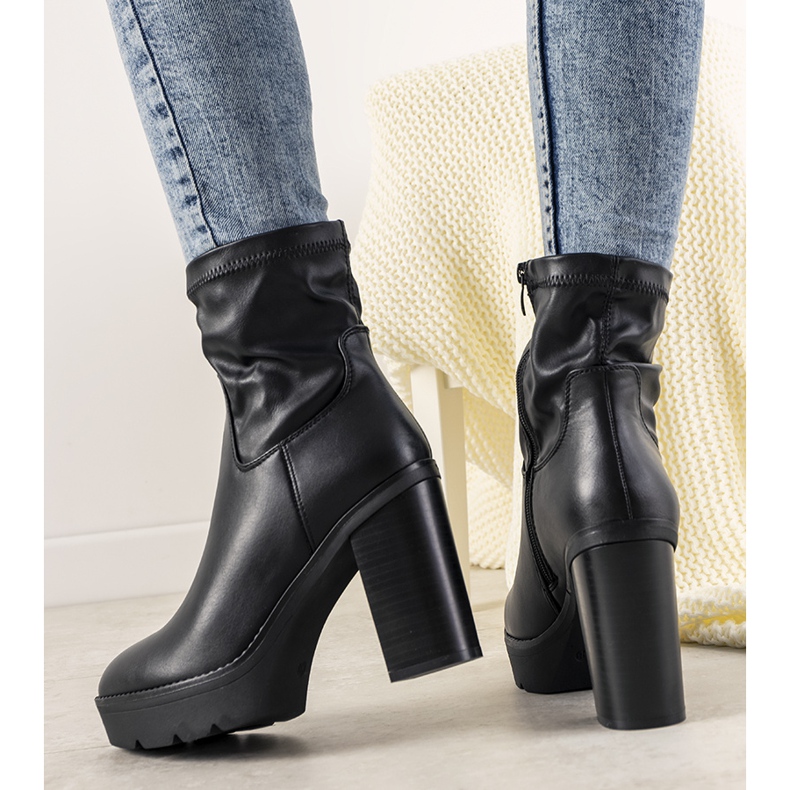 Stivaletti neri in tessuto elastico di qualità nero 1