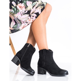 Comodi stivali Vinceza in camoscio nero 2