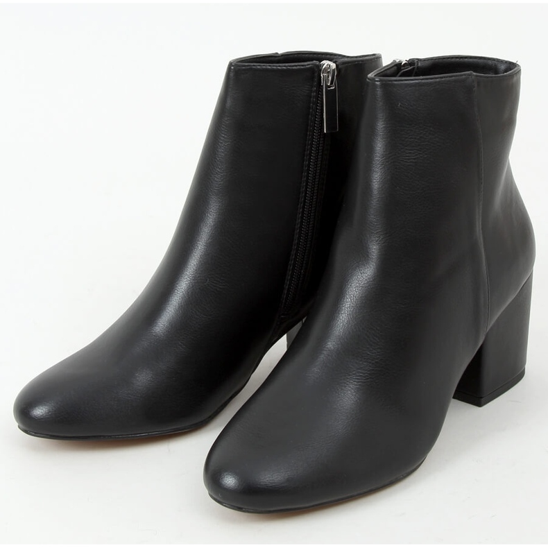 Stivali neri con tacco basso 9K6049-1PU Nero 1