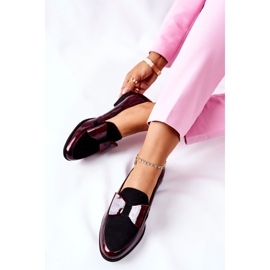 Scarpe brogue da donna Maciejka Mocassini laccati Bordeaux marmorizzato 04099-33 / 00-1 rosso 2
