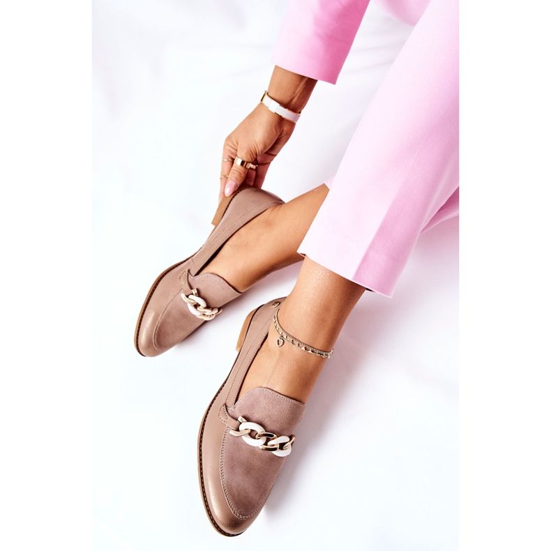 Scarpe brogue da donna Maciejka Mocassini laccati Beige 4099B-04 / 00-1 1