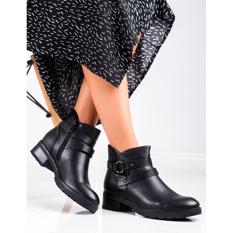 Clowse Stivali casual con cintura decorativa nero 1