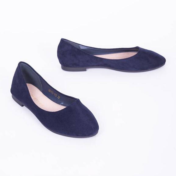 Ballerine blu navy con punta a mandorla di Betty 1