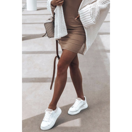 RunwayLe sue scarpe da ginnastica bianche bianca rosa 2