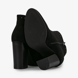 Stivaletti neri sul post di Cosette nero 2