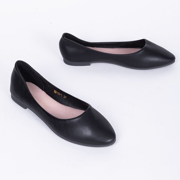 Ballerine nere con naso a mandorla Baleria nero 1
