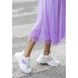 Sneakers bianche da ragazza moderna grigio 1