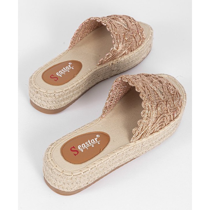 Pantofole rosa sulla piattaforma Sudden Draft 1